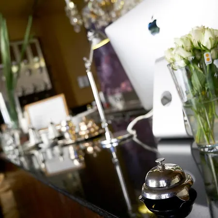 Compania Cafe Design *